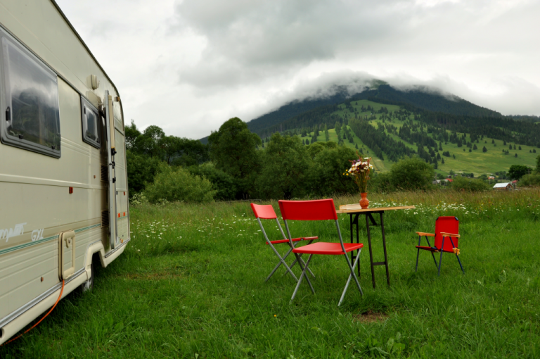 Locuri de camping cu cortul sau cu rulota in Maramures, Crisana si ...